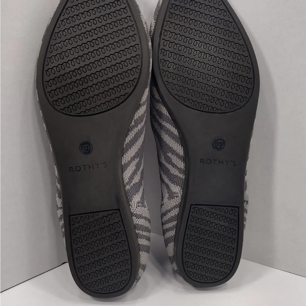 Rotys Stylish Gray and Blue Women's Shoes size 8w pre owned Exellent condition